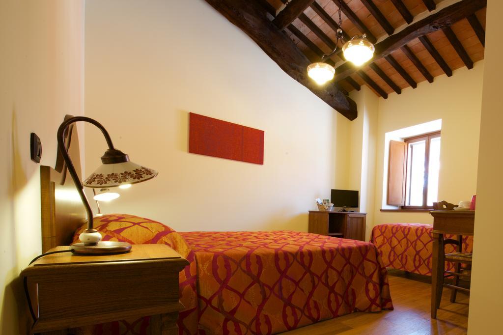 Villa Rosso Porpora Colle Umberto  Exterior foto